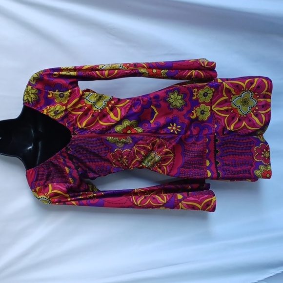 Leg Avenue Hippie Costume S/M, 19" PTP, 30" L - Picture 5 of 7